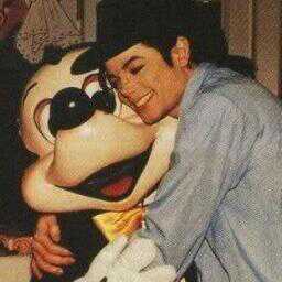 face_da_music's profile picture. Live Life Off The Wall!I love Michael Jackson so much if you can't tell.Love is my message.Follow @iheartdoodoo & @nickymkjackson please! love to love ♥