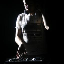 Estudiante de imagen, enamorado de la música house y seguidor de la nba