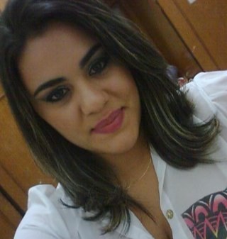 Apodiense com orgulho, graduanda em Direito, apaixonada por tudo que detem capacidade de movimento
 ♫ Quem se define se limita