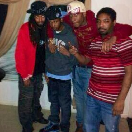 @Rahsmove support my team. @EddyMac_ 

@AROMSLA   #CUG ~~~~ CookUpGang #BAMN ~~~~ ByAnyMeansNecessary #SGM ~~ SlowGrindMusic BrickCity 973