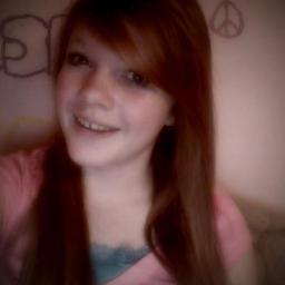 Hey I'm Lindsey!:D 
I play softball and basketball.
I'm a big gamer:P
I'm 13 and single duh:/
Lost? Follow me!!xD