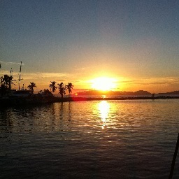 http://t.co/URZDtNvO is a Paddle Board Forum for the SUP community to come together and share ideas to learn form each other.