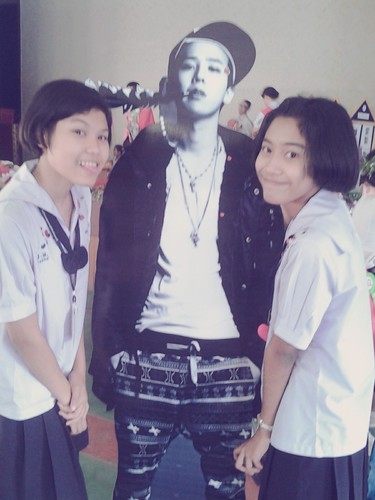 เป็นมดตะนอยอยู่ในห้องอัดวายจี ค่ะ เป็น VIP น่าค่ะ ใครเป็นวีไอพีด้วยกันก็คุยกันได้เน้อ เค้าไม่กัด555