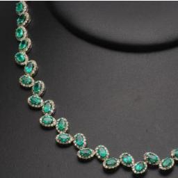 EmeraldNecklacz's profile picture. 