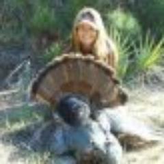 I do nails and love to turkey hunt :}