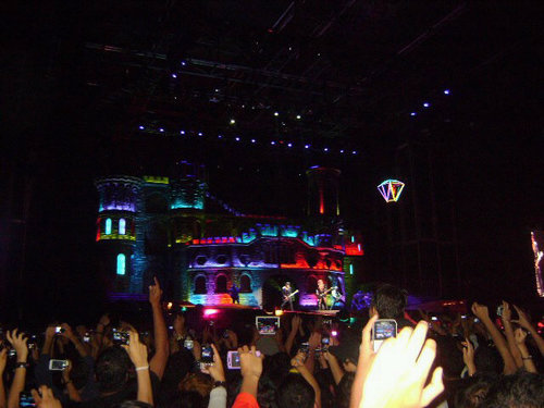 LgCRod's profile picture. Sigo a todas las cuentas verificadas del mundo, excepto a Justin Bieber, 1D, Perez Hilton, PSY.