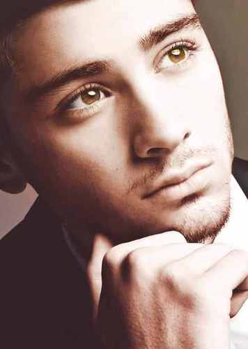 Leeyum_Paynerpx's profile picture. Zayn Malik. fake.  1/5 of one direction. Taken 3 @AliciakennedyEA