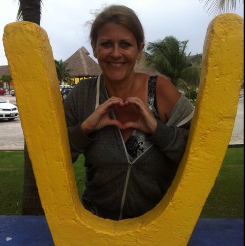 Mom to a wonderful son. ❤️ musicals, movies, tech, creativity, innovation & learning new things. TX native, ❤️ living in LA 4 years, currently in Dallas, TX.