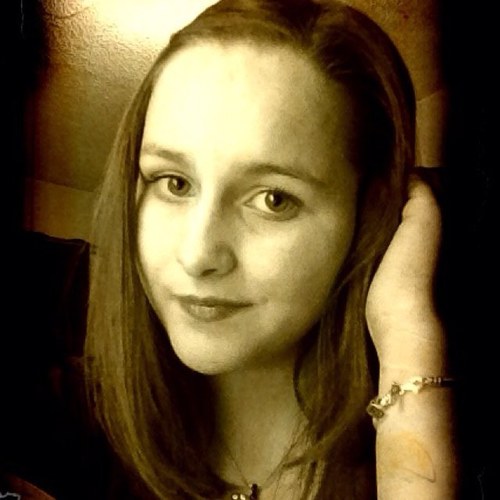 Hi, it's Brianna! Fellow Auslly lovers follow me! I follow back! :) ❤