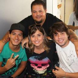 Fazendo Um Som Com Amigos ** Buzinou é F.U.S.C.A E eu vou gritar pra todo mundo ouvir Que o F.U.S.C.A Vem ai..  #BeijodeVerão  OFICIALIZADO Padrinho:@IgorNabhan
