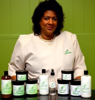 Licensed cosmetologist/trichologist. Helping people look their best for 30 yrs. Creator of JEAN'S GREEN. All natural hair care. I have the relaxer alternative!!