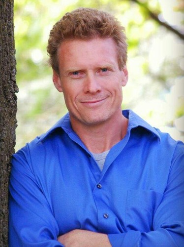 Professional Actor, Stuntman, Coach and teacher. Lives with his Family in Bedford, IN.