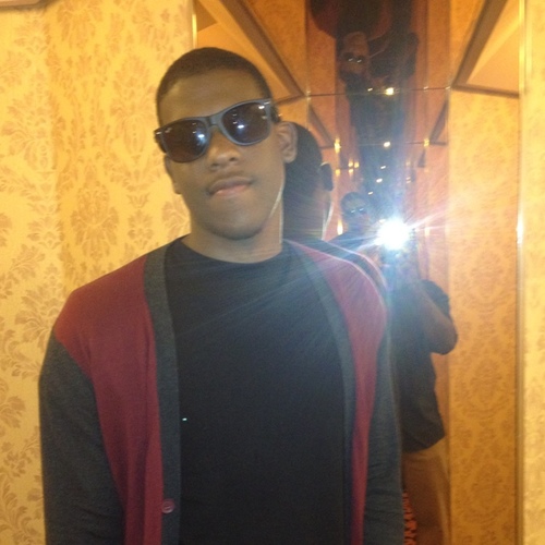 iTwEet8ullShit's profile picture. #teamiphone
My life your entertainment
#lifeofawolf
I'm asking you 21 questions to see how you feel inside