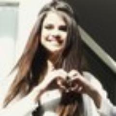 I loooveeeee Selena Gomez she is sow awsome  i'm her biggest fans ON WHOLE WORLD!!! (remember that) xoxo
