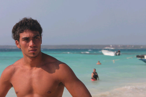Periodismo Frente a Cámara de Tv. Estudiante de Locución. Actor. Lic. Educación Fisica. Personal Trainer. Mejorar la Calidad de Vida