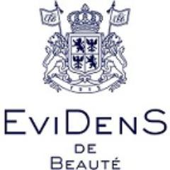 First anti-aging skincare line adapted to sensitive skin
Ligne de soins anti âge pour les peaux sensibles