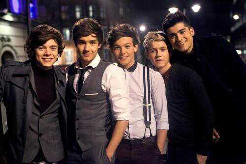 9 chicas unidas por amor hacia 5 maravillosos chicos. Ellos son @onedirection