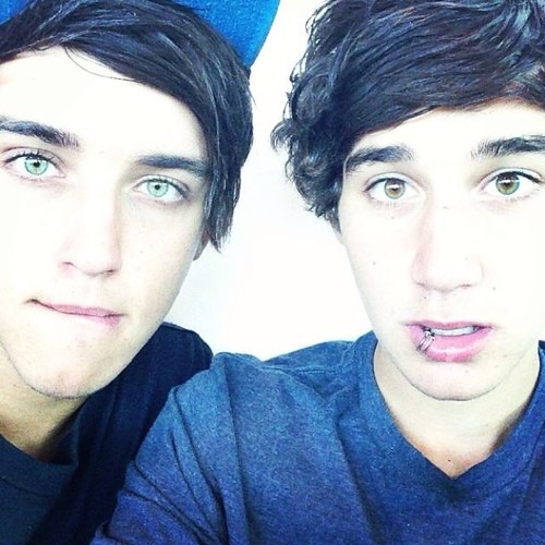 Forever supporting Janoskians and Ariana Grande, 4/5 Janoskians, Ari followed & tweeted, One time James told me he loves me, Jai tweeted me a selfie! ODP