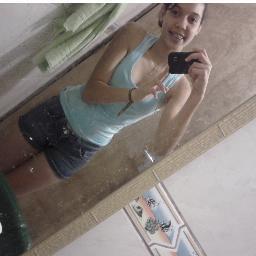 As Pessoas falam Mal de Mim Por Trás . Por Que Sabem Que Eu Sempre Estara Na Frente Dela etc. Que Sabe Mais e so perguntaa Aee .
http://t.co/poR7TKVT