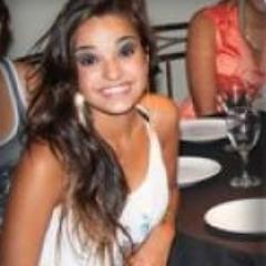 Morena, bobalhona , divertida , extrovertida , simpática , Gremista , Gaucha , Chata , Insistente , Amiga , Risonha , Complicada , Meiga.Prazer , essa sou eu (:
