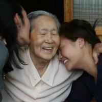 A Foodie, baker, chef, daughter,  BFF, whisky drinking diy-er, dog loving, mini driving kickass KOREAN!