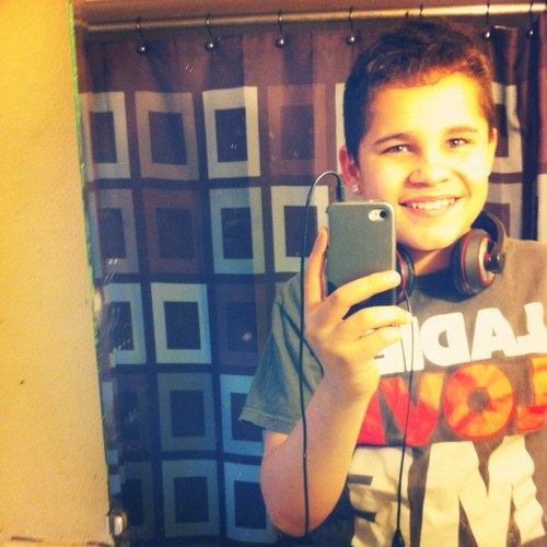 My names is Jeffrey. I like to play football, baseball, and soccer.