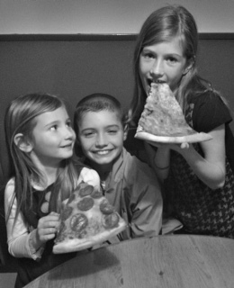 MBPizzeria's profile picture. Pizza that's worth sharing.

856-219-3165 

eat in. take out. delivery.