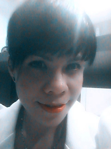 VhieDelviani's profile picture. idealis & bahagia jika b'guna bagi orang lain.  Live Your Best Life