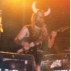 TioBarbas26's profile picture. A es A  (Principio de identidad)
A no es no A (Principio de no contradicción)