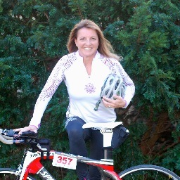 Certified Athletic Trainer, Dry land strength coach, USA Swim coach, USA Triathlon coach. Competitive Triathlete, 2013 Athleta Sponsored Athlete, and Mom of 3!