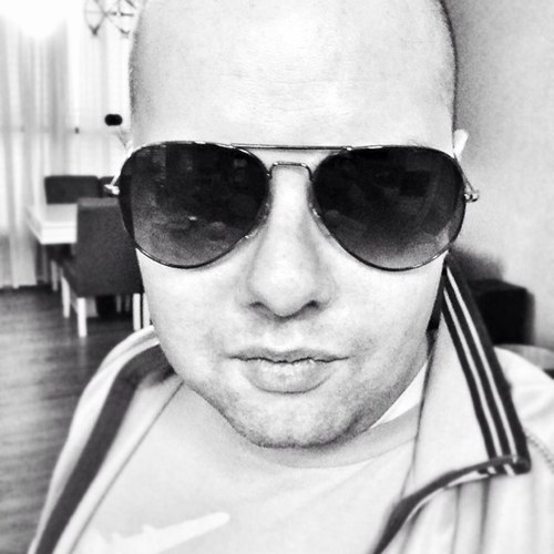 31 years old from Israel / Music producer / IT Manager / Amateur chef  / Kawabanga