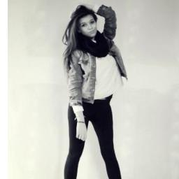 Heeey :P I'm 15 ..I'm from Czech republic. I ♥ DANCE. I ♥ my friends. I  ♥ One direction...and I ♥ my love Maty!! 
Follow me Directioners ;)* !!