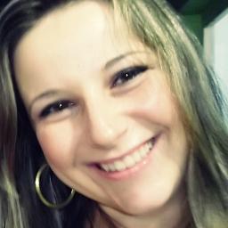 Casada, feliz, tenho um filho lindo que me faz dos meus dias os MELHORES.
Sou sonhadora, cheias de metas. Amo minha vida, minha família e amigos.