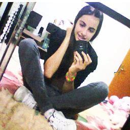 A pessoa mais chata e  FELIZ do mundoo :)