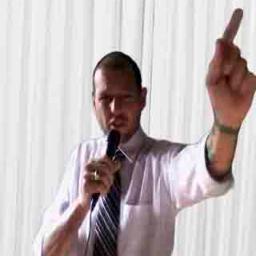 Dc.Christiano  Gustavo Pregador da palavra de Deus e Dirigente de uma Congregação Ass. de Deus em vila Central MIBE