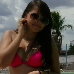 A vida é um livro que temos que ler até a última página,acreditar nos sonhos e viver as fantasias. #Namorado Della Aqui  @NetoGarcao  Te Amo bbê ♥