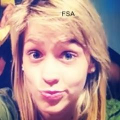 Te Amo Hoje Amanhã e sempre!!
Do teu lado?? Sempre vou estar!!
Aconteça oque acontecer !!
Te Amo Minha Brakinha !!
@sophiaabrahao Since: 26/08/2012