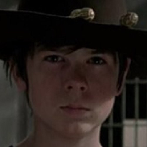 Hi im carl grimes i am 13 .. I live in the prison ...my dad is @deputyrick_G im taken by the pretty girl @TWDTaylorDixson