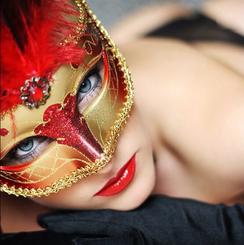 Madame_Mischief's profile picture. Put on your mask, cum and play