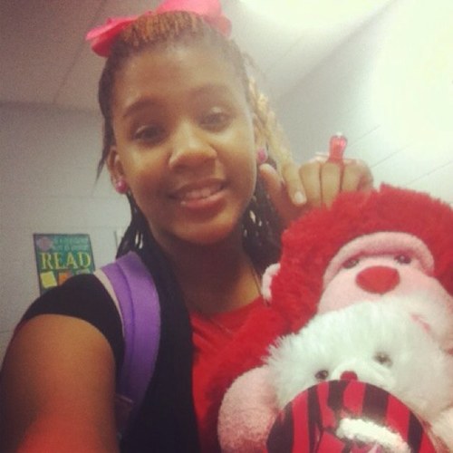 follow mee sincee yourr alreadyy here ( ; mentionn for aa folloow baac andd follow mee on instagram @twerkss_O4_wifi