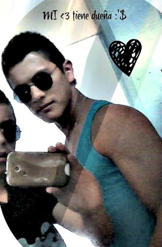 pedro_larees's profile picture. Amigable,gracioso,simpatico,medio timido,confianzudo,lindo(eso dise mi mami),loco,bipolar D:D y aamw si me seguis podemos ser buenos amigos!!!