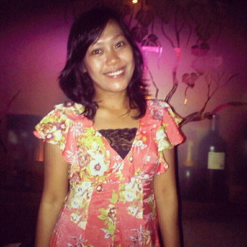 a dreamer, traveling lovers, music & movie freak, love pearls and diamonds :))