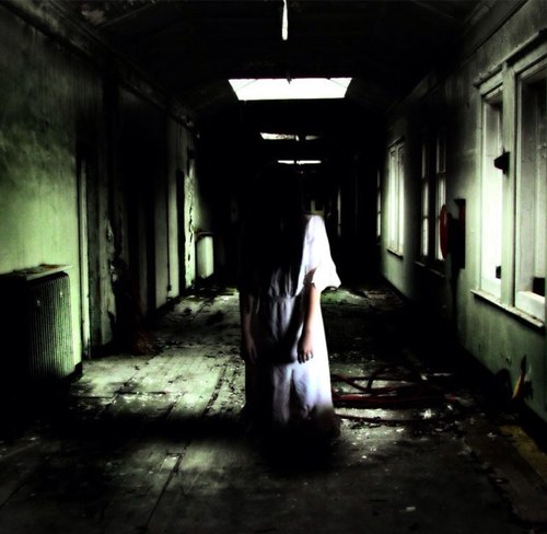 Horror_reviewer's profile picture. Follow me to check out horror tweets, interviews, reviews, trailers and many more. Also check out my blog www.Horror_reviewer@blogspot.com