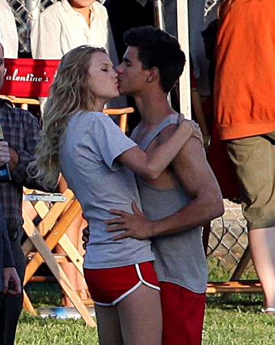 This is what TaylorSquared do in their free time...