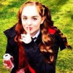HEY! WILLOW HERE! I live in ANUBIS HOUSE! SQUEEEE! Single! Red hair FTW! I like Watermelon and Icecream. RP ACC