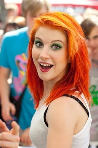 Tive pensando em deixar a barba crescer, entrar para uma banda de rock psicodélico, e ser eu ...

Paramore band is my life.   ▌▌▌