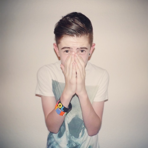 Follow me and I'll follow back :) I love Misfits. Kik me: stop_drop_and_smoke