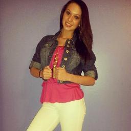 BHS #BulldogNation, Somewhere with my bestfriends @hallashton && @samanthachase05 3 #singlelife