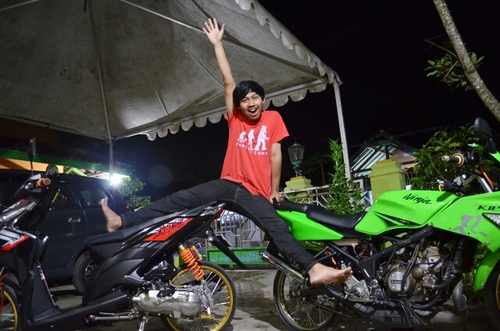 tersenyum :-)