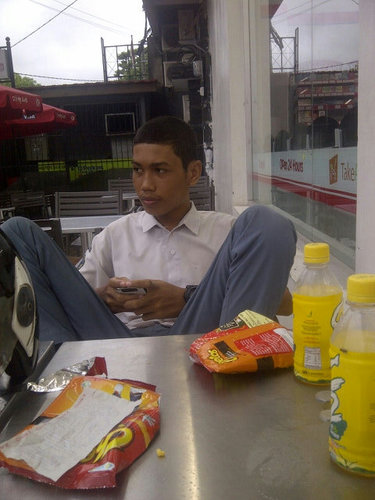 muh.ade febriawan:* ,keep support
   Follow my INSTAGRAM:Rhiiyri
   invite me: 28B0A210